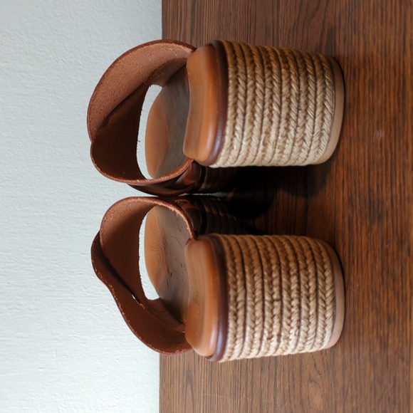 Bertuchi Leather Sandal - Picture 6 of 7